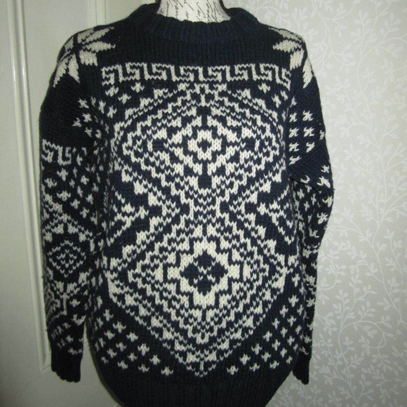 Vintage Gap Clothing Co navy snowflake ski sweater